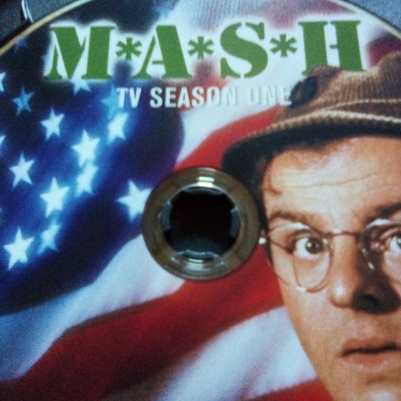 M*A*S*H The Complete First Season 1 (3 Disc DVD Set) - Picture 5 of 9